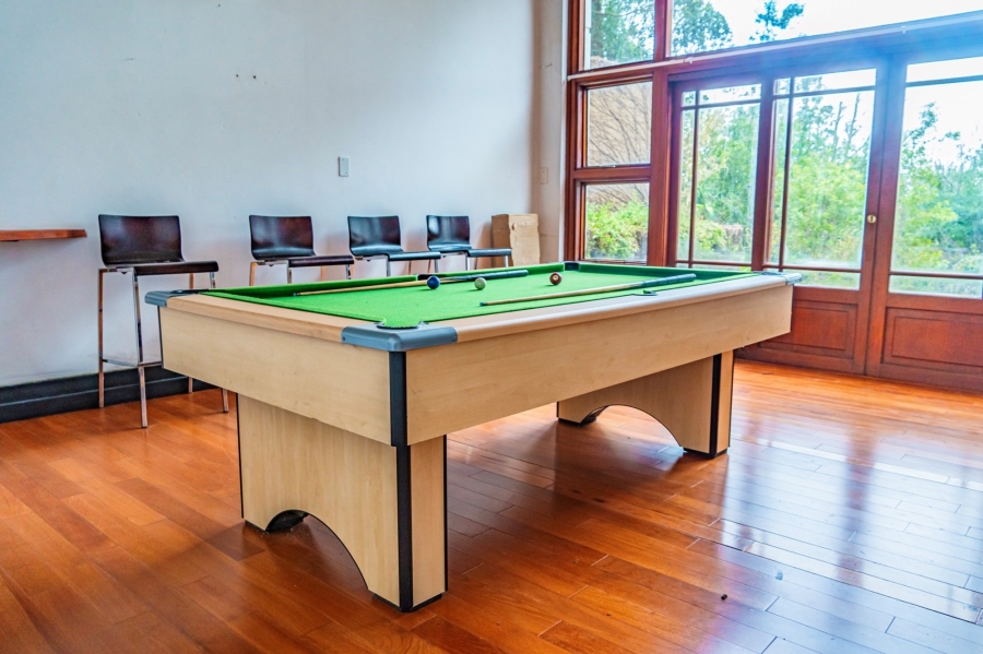 9 Bedroom Property for Sale in Bishopscourt Western Cape
